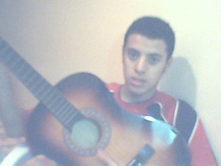 toujours leui il a passer chez moi 2semain la atiznit est je vais y'allez chez leui a casablanca pour kan sois egal il si bein jouier a la gitare